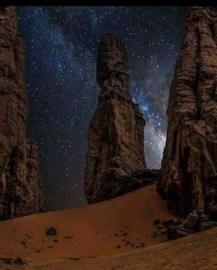 Night sky over the Algerian 🇩🇿 Desert.