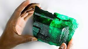 The world's largest uncut emerald, unearthed in Zambia, weighs in at an extraordinary 7,525 carats (1.505 kg / 3 lbs and 5.09 oz).