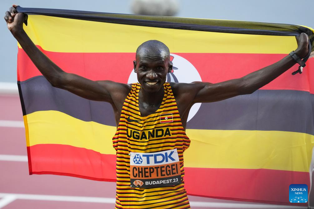 Uganda's Cheptegei wins 10,000m world title three times in a row