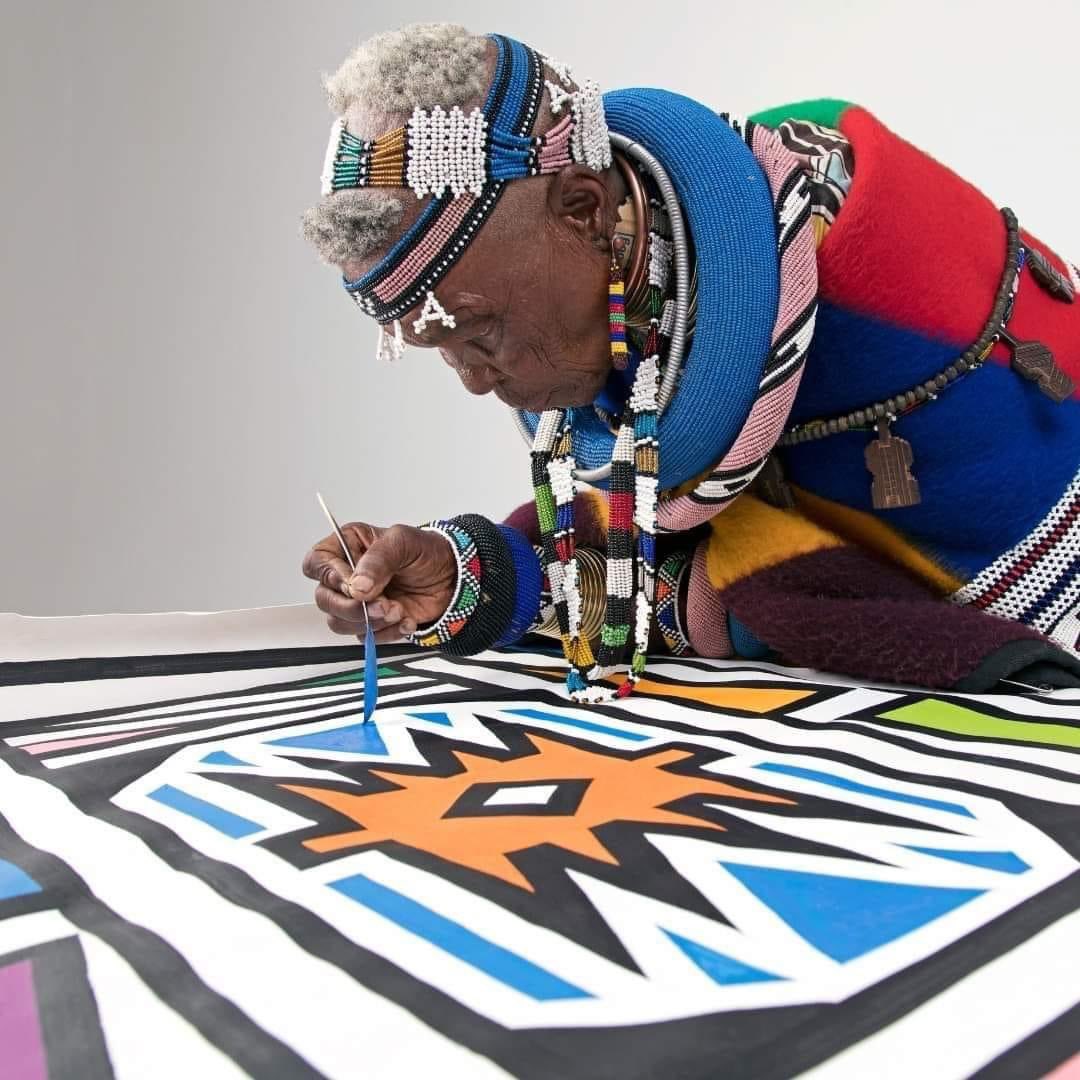 Meet South African Artist Esther Mahlangu (87) Who Decorates Cars and ...