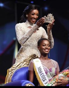 Olivia Yace miss Miss Côte d'Ivoire   2021 crowing Marlene Kany Kouassi  Miss Côte d'Ivoire 2022